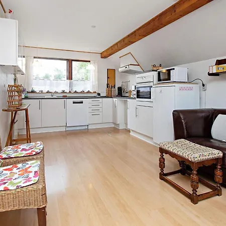 5 Person In Vaeggerlose *