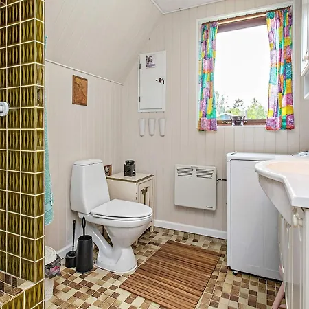 5 Person In Vaeggerlose