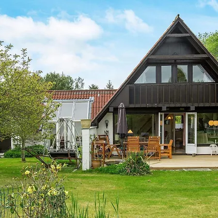 4 Star Holiday Home In Vaeggerlose Ferienhaus *